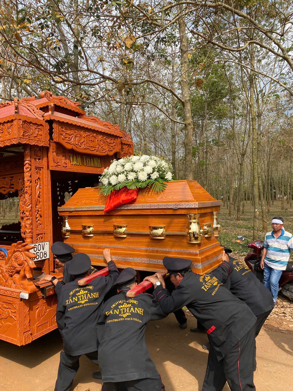 mai táng long khánh