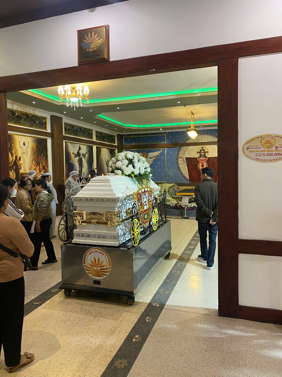 mai táng long khánh