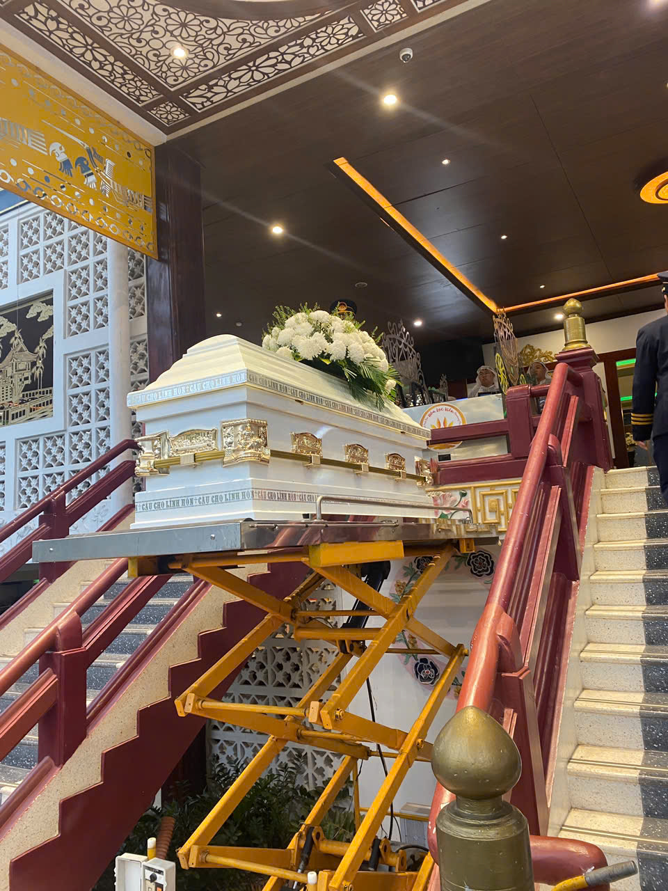 mai táng long khánh